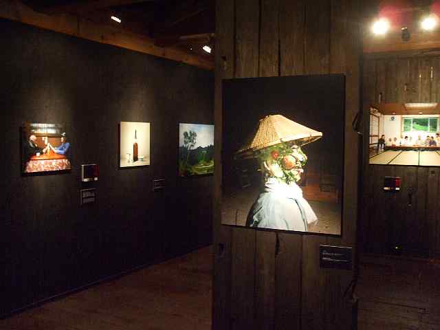 上蝦池名画館１０　会場内部の風景