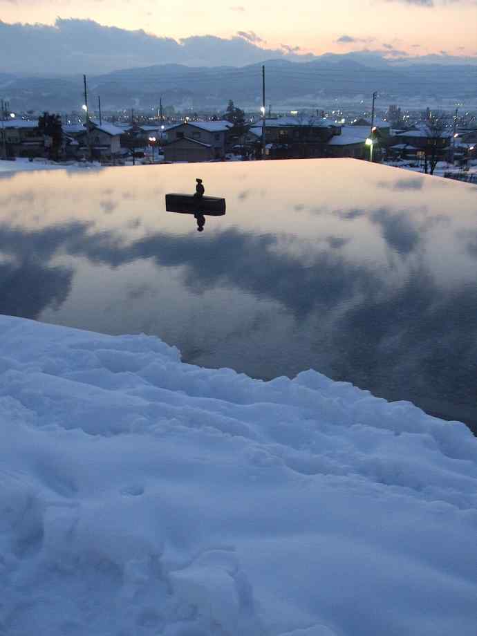 夕暮れの雪景色