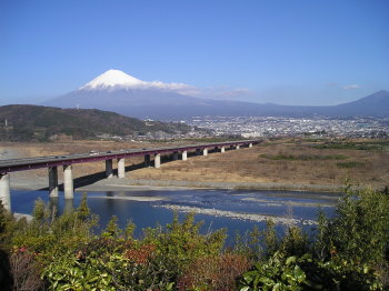 富士川ＳＡから見える　富士山