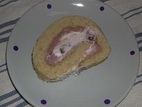 そば粉のロールケーキ　切り口