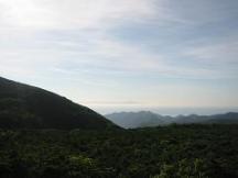 知床峠から見た国後島