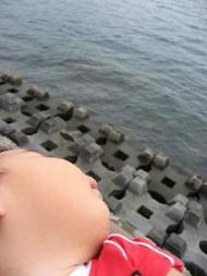 支笏湖を観るコータロー