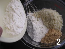 さらに、オカラ、きな粉と小麦粉を混合