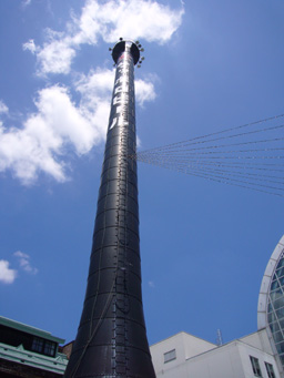 ファクトリーの煙突