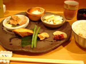 菜の花・おばんざいランチ１