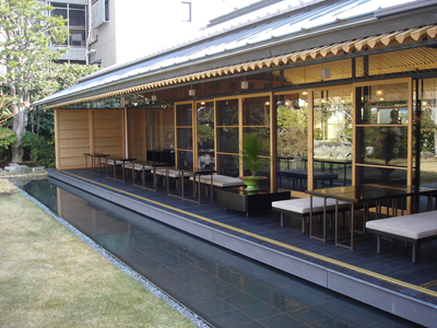 虎屋菓寮テラス席