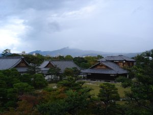 天守台より本丸御殿