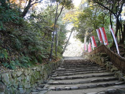 彦根城天守閣へ