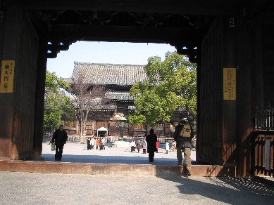 京都、東寺正門.jpg