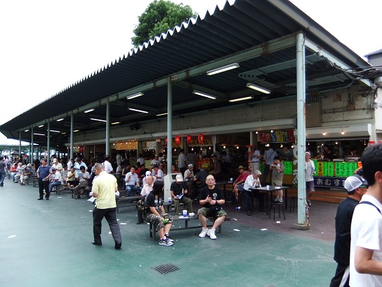 浦和競馬場の飲食店