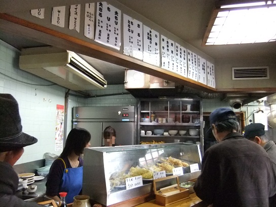 峠＠浅草の店内