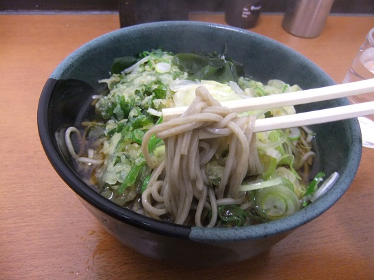 六花そば 南池袋店のかけそば＋春菊天２