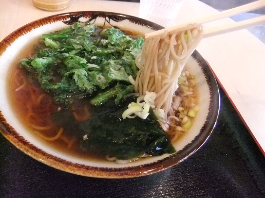 竹の塚６丁目・竹そばの春菊天そば２