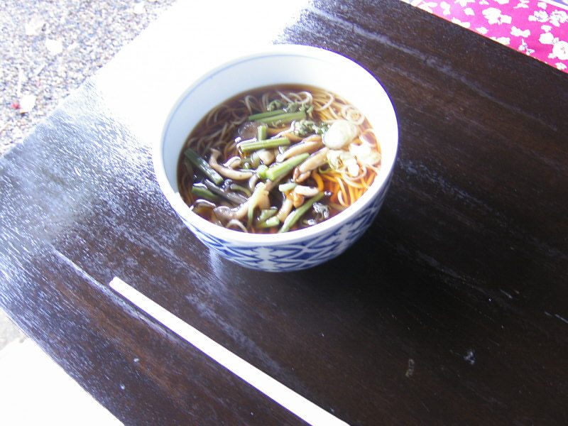 そば処白川郷＠日本民家園・生田緑地の山菜そば２