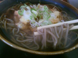 保木間３丁目・なすびの特製かき揚げそば２