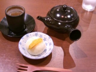 四季の実 PASSAGGIO西新井の和スイーツとほうじ茶