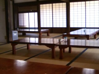 曲屋＠石岡の店内