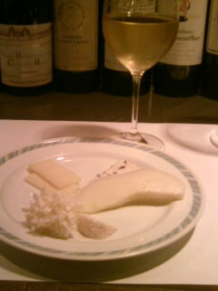 千住２丁目・ヴィノフルートの白ワインとチーズ