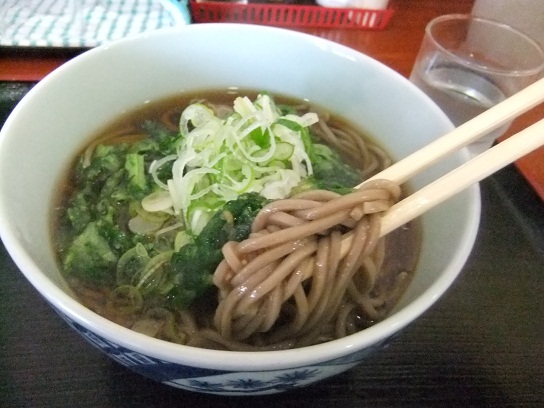 保木間３丁目・なすびの春菊そば２