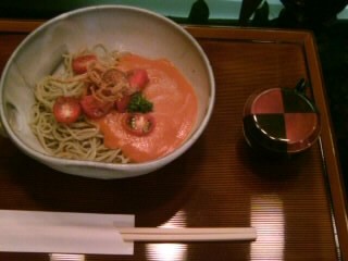 九段一茶庵の冷製トマト・アメリケーヌ蕎麦１