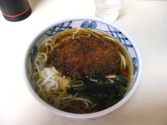 ふるさとのメンチそば1