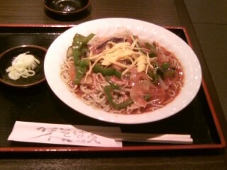 本木1丁目・そば久のトマトそば