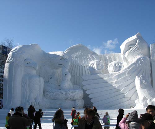 さっぽろ雪まつり-大雪像-旭山動物園？.jpg