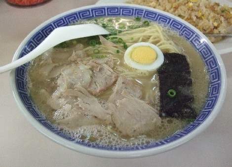 沖食堂ラーメン