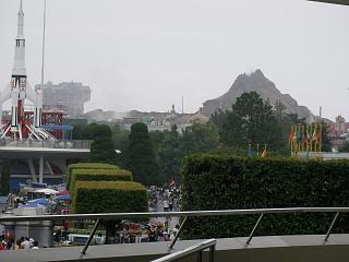 東京ディズニーランドから見たディズニーシー