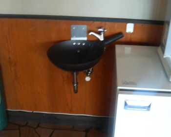 中華鍋の洗面台