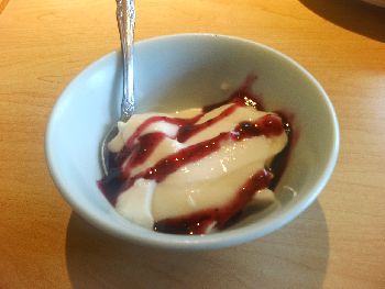 太陽軒　杏仁豆腐