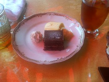 レストラン・バンボッシュ パインシャーベットとチョコケーキ