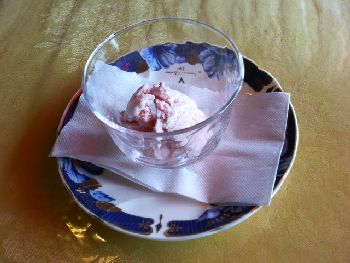 レストラン・バンボッシュ ストロベリーアイスクリーム