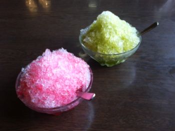 しんめい 氷イチゴと氷抹茶