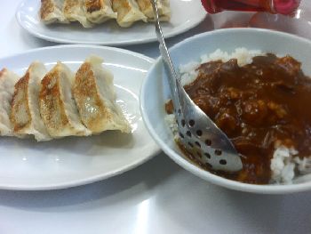 らー麺道　勘助　カレー丼と餃子