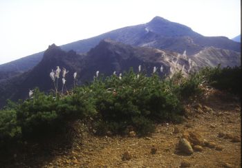 遠景の安達太良山