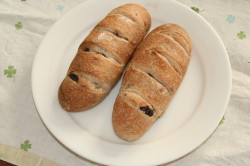 レーズンくるみパン