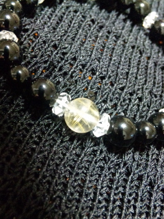 ルチルクォーツ入りオニキスブレスレット