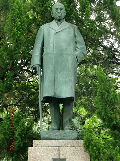 除幕式には本人出席したという話がある