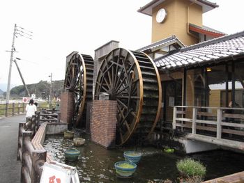 道の駅 ひこさん 2連水車