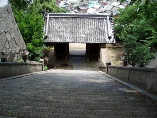 御袖天満宮　山門と階段