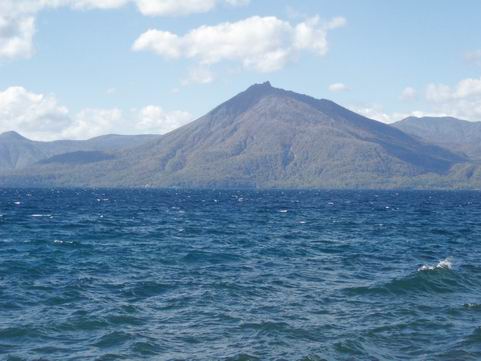 支笏湖と恵庭岳