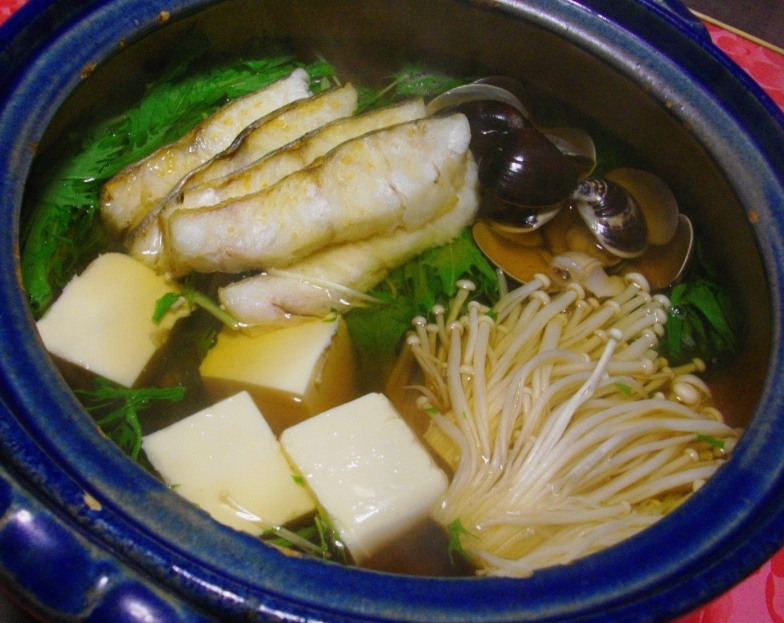 焼き鱈と蛤の魚介スープのあっさり鍋.jpg