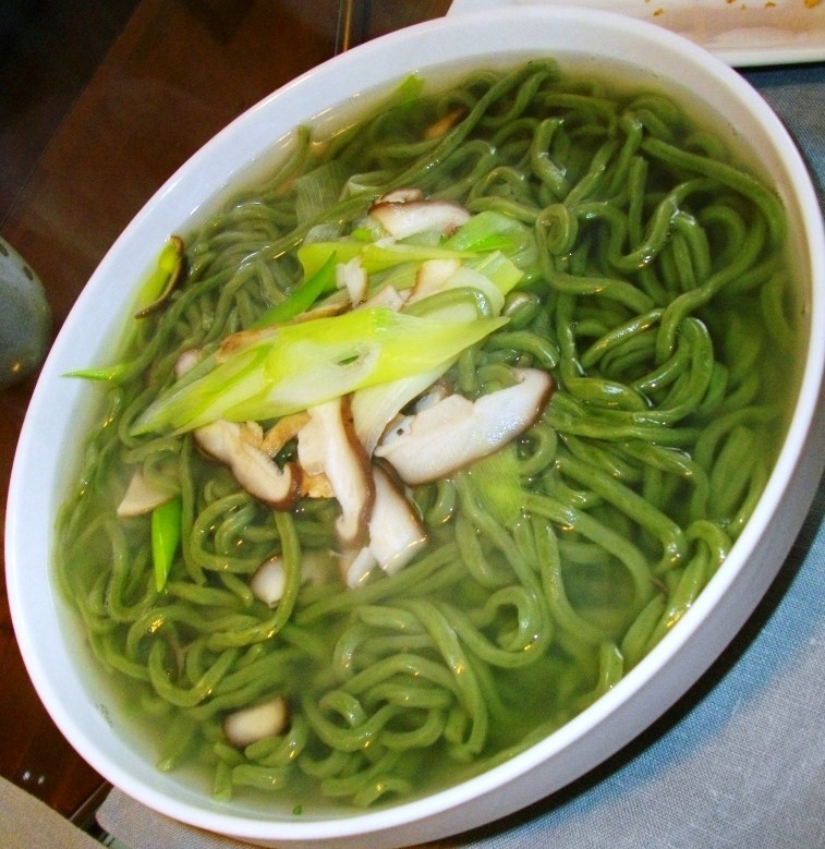 干ししいたけの戻し汁と長ネギの釜揚げよもぎうどん.JPG