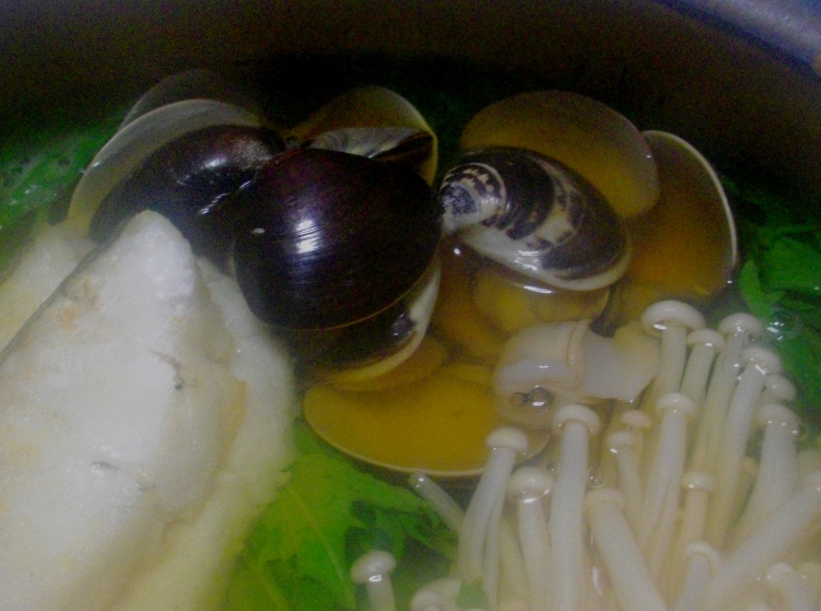 焼き鱈と蛤の魚介スープのあっさり鍋蛤.jpg