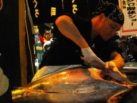 マグロ解体2.JPG
