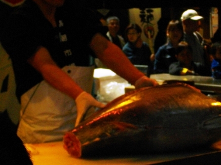 マグロ解体3.JPG