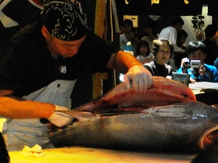 マグロ解体4.JPG