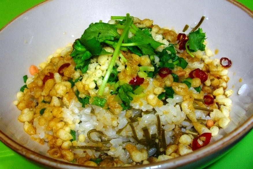 昆布と雑魚のご飯の天かす丼.JPG