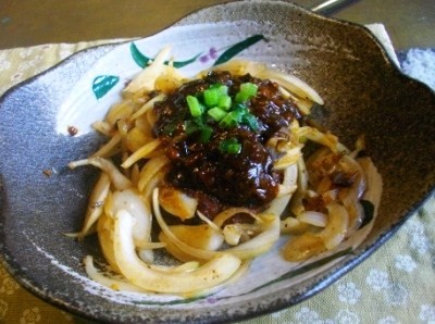 豚挽き肉のハンバーグ黒豚味噌だれ..JPG